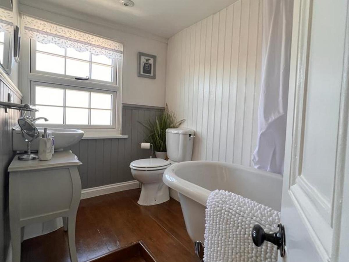 Bridewell Cottage In The Heart Of Tenterden - Pass The Keys Экстерьер фото