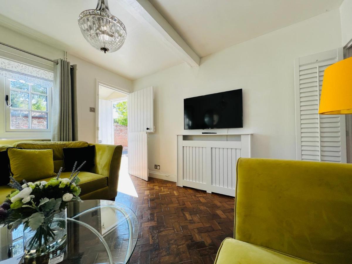 Bridewell Cottage In The Heart Of Tenterden - Pass The Keys Экстерьер фото